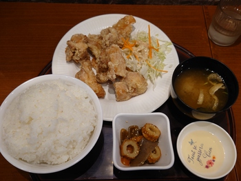 久々の唐揚げ定食