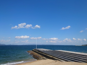 砂浜を散歩