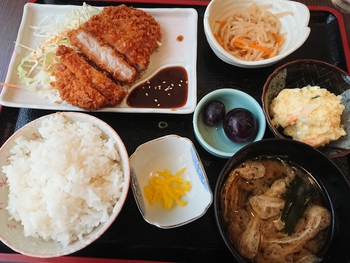 豚カツ定食 in せきや