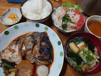 煮魚（鯛あら炊き）定食