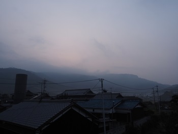 霞んでる朝