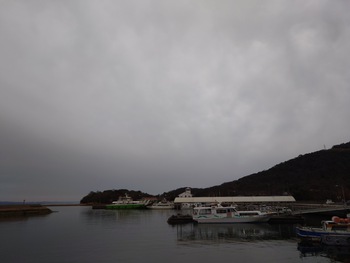 今朝は曇り空