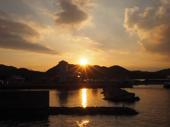 2022年最終日の夕陽と海
