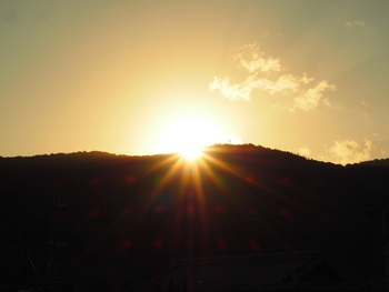 島の朝は晴れ