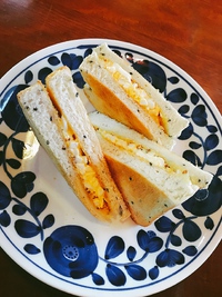 ごまパンの玉子サンド(*^^*)