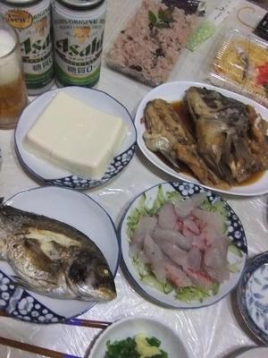 釣った魚で、（*~ρ~）ゞﾌﾟﾊｰ
