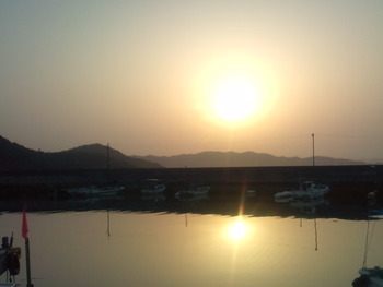 島からの夕日
