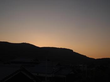 まだ見えぬ朝陽