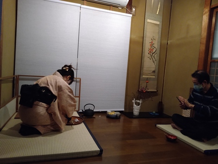 茶室 新しい仲間できました 10/22 木曜日の茶室る庵る庵記録 茶室 新しい仲間できました 10/22 木曜日の茶室る庵る庵記録