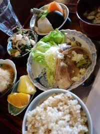 珈木で出会ったおじさんと、福井のことまちのこと話してます