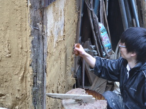 土壁の修復in漆の家