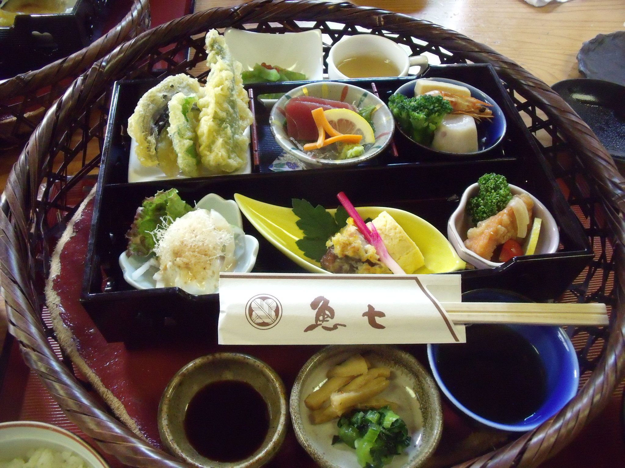 「魚七」のランチ