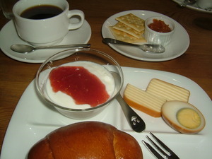 カフェ「ピッコロ」