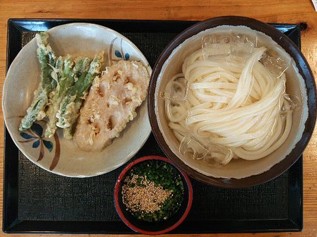 今日のうどん木曜日　その② 　「山もり」