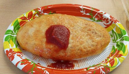 今日のランチ木曜日　「オムライス　＆　塩焼きそば」
