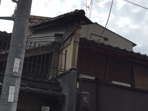 京町屋の防犯対策―忍返し（しのびがえし）