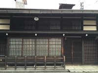 奥に深い家屋に有効な格子の力（高山の古民家）