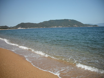 秋の海岸へ