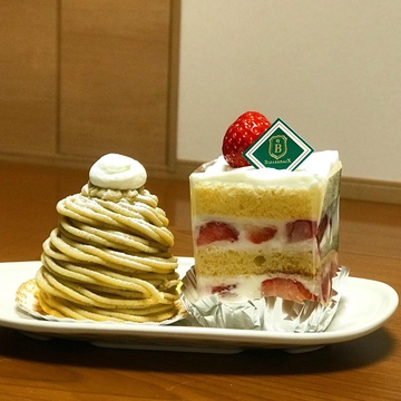 和栗のモンブラン♪☆パティスリービガロ