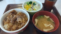 すき家でワンコイン牛丼ランチセット(ご飯ミニ)