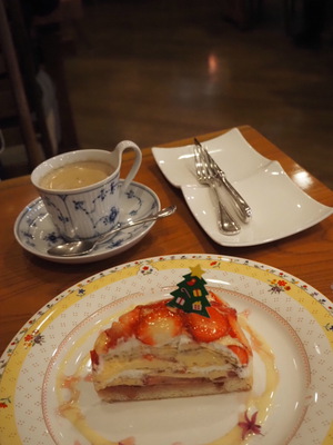苺の季節 ナチュールで苺ズコット
