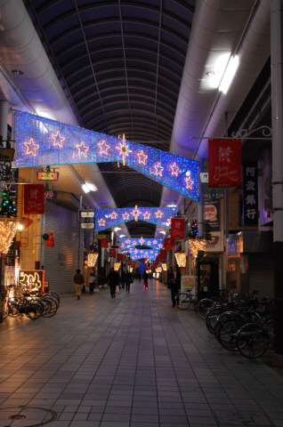 夜の商店街