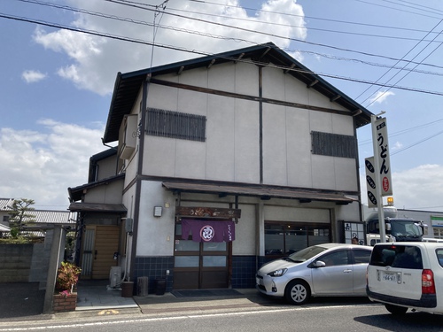 人気のかしわぶっかけとカレーうどん