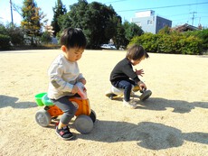 11/20今日の広場☆０歳児からの外遊び♫